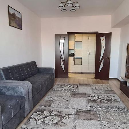 Flat In Central Bischkek Exterior foto