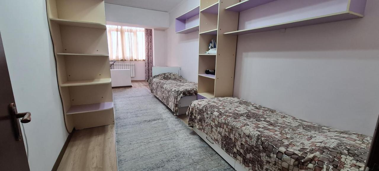 Flat In Central Bischkek Exterior foto